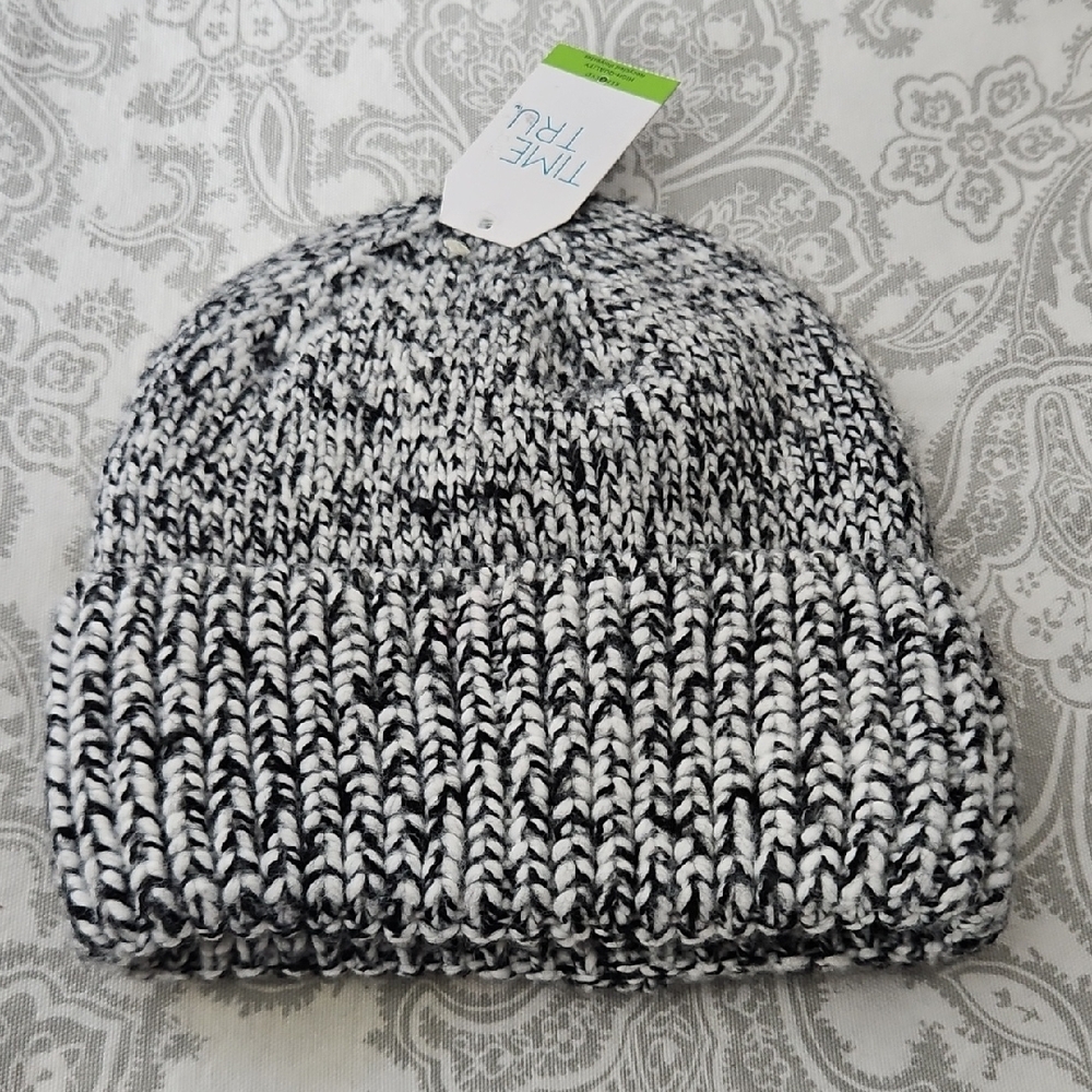 Time And TrunBlack and White Knit Beanie